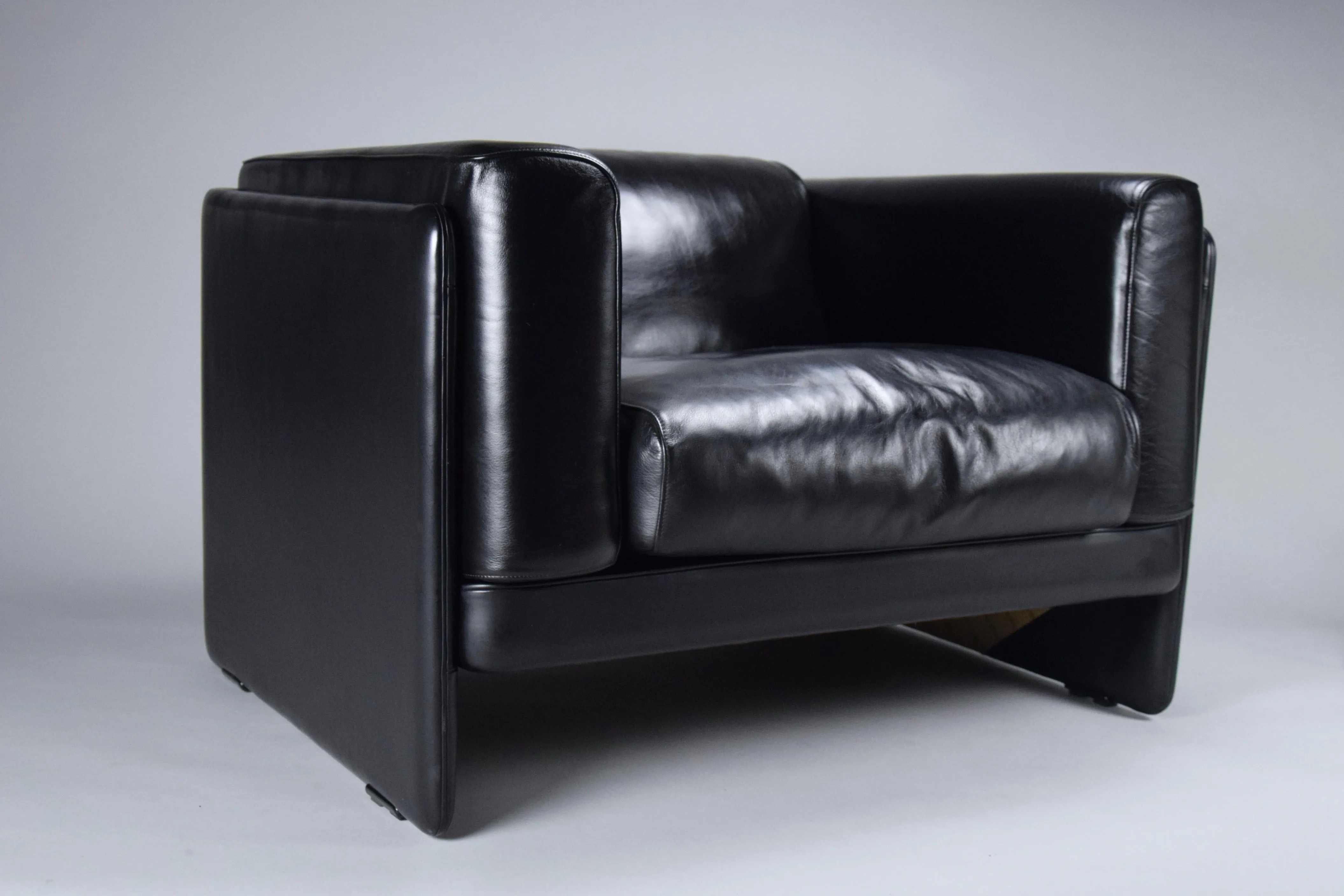 Black Lounge Chair by Tito Agnoli for Poltrona Frau